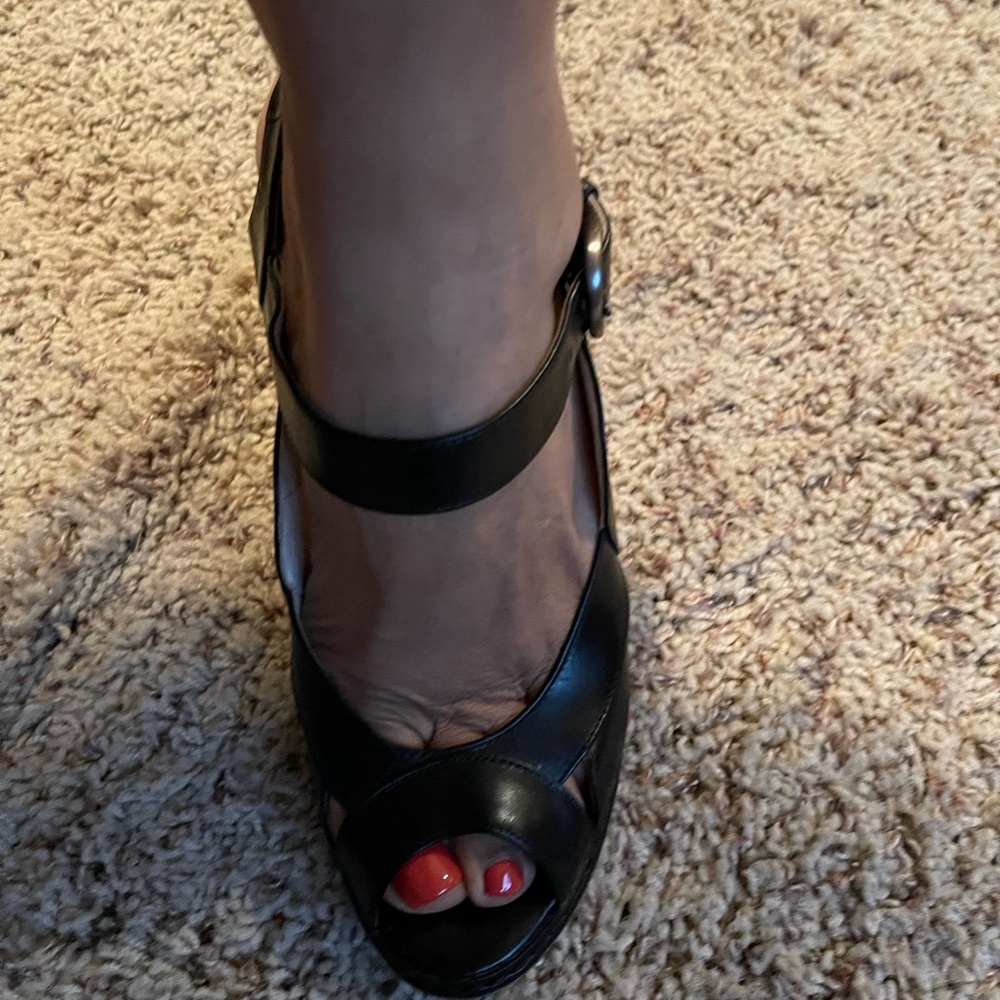 Black leather sandals - Picture 2 of 7